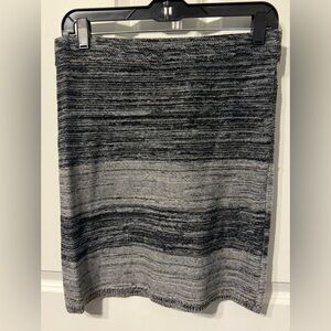 LOFT Black and Gray Pencil Skirt